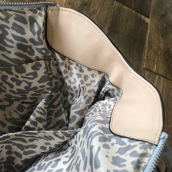 Blue/Tan vegan handbag from Guess - Picture 6 of 10
